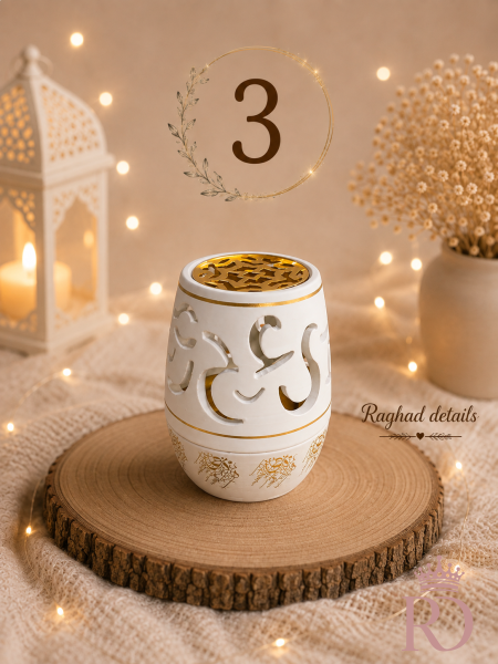 ‏3