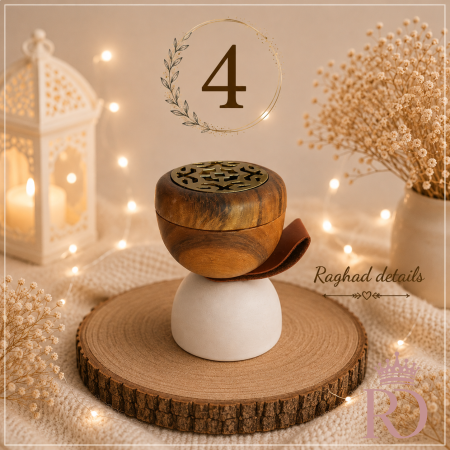 ‏4